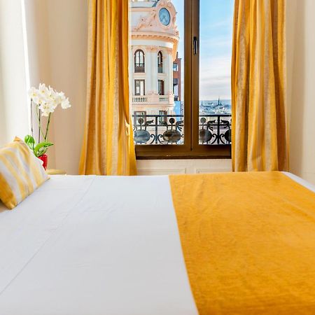 Hostal Josefina-Gran Via Мадрид Екстериор снимка