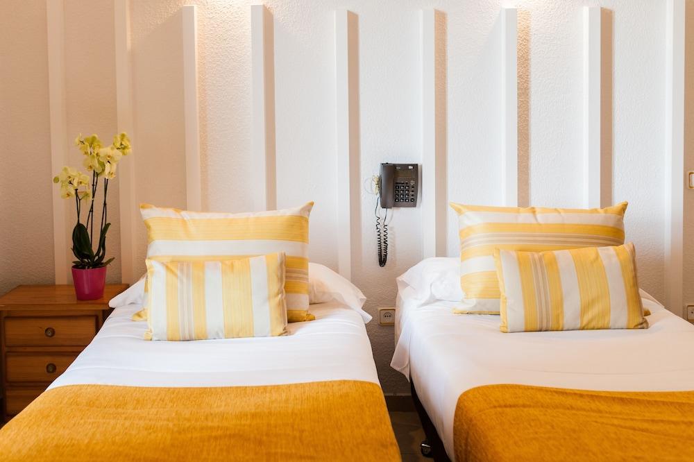 Hostal Josefina-Gran Via Мадрид Екстериор снимка