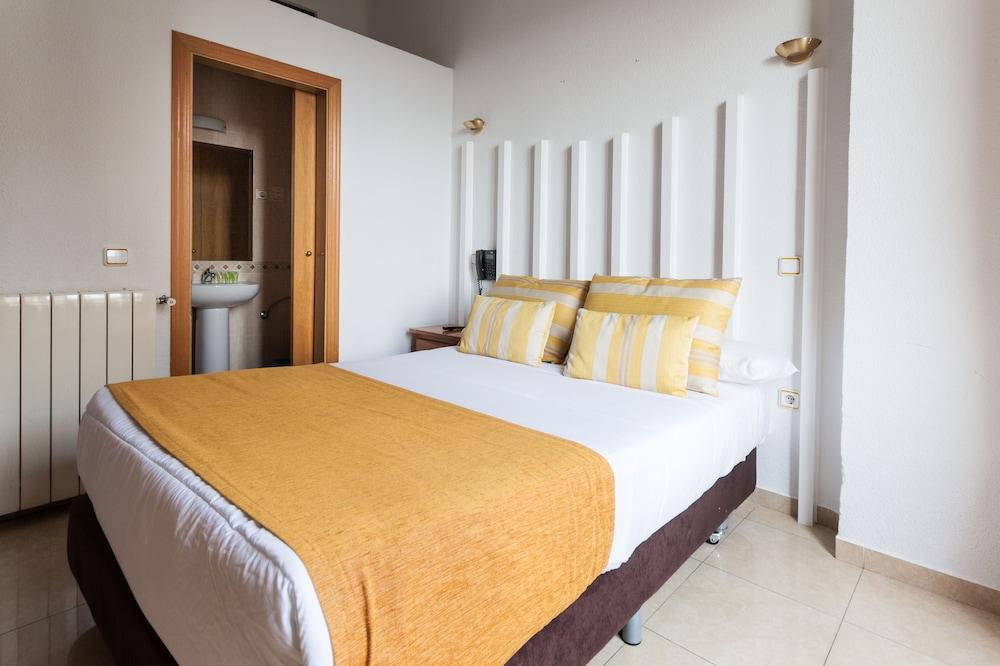 Hostal Josefina-Gran Via Мадрид Екстериор снимка