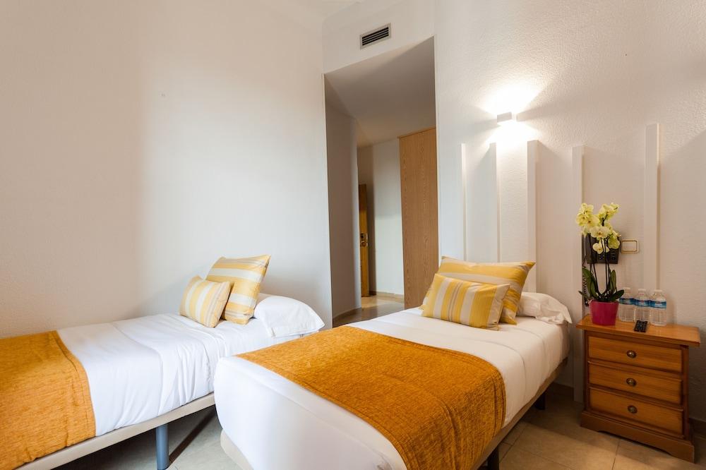 Hostal Josefina-Gran Via Мадрид Екстериор снимка