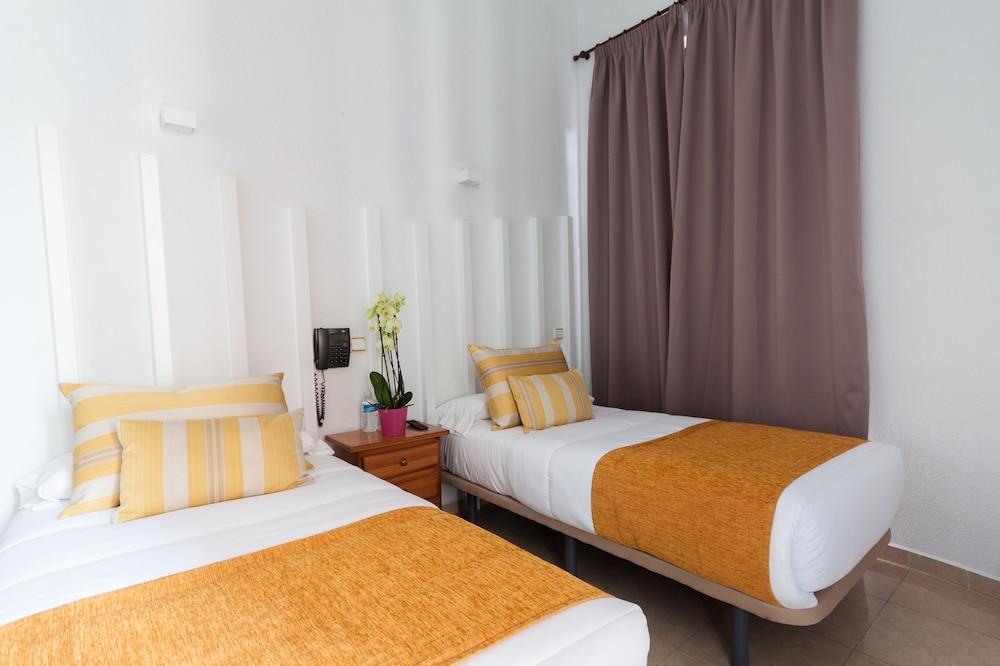 Hostal Josefina-Gran Via Мадрид Екстериор снимка