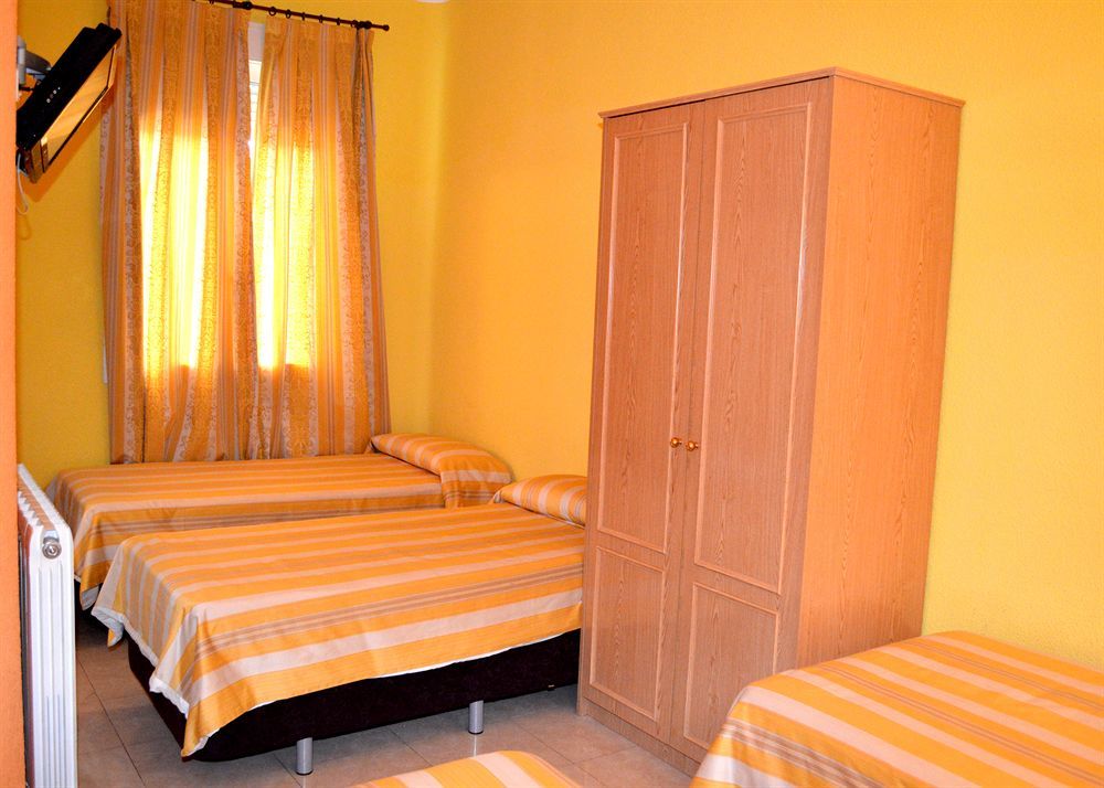 Hostal Josefina-Gran Via Мадрид Екстериор снимка